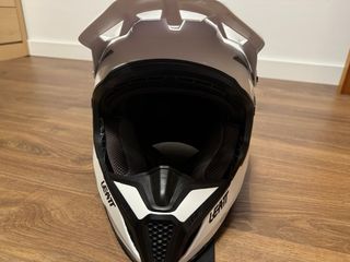 CASCO ENDURO LEATT . TALLA M 57:58. IMPECABLE