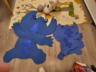 Disfraz gomaespuma Stich grande y pequeño