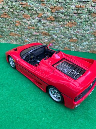 Ferrari F50 (1995) – Escala 1:18 – Bburago