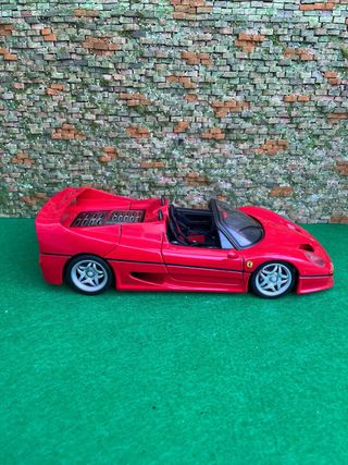 Ferrari F50 (1995) – Escala 1:18 – Bburago