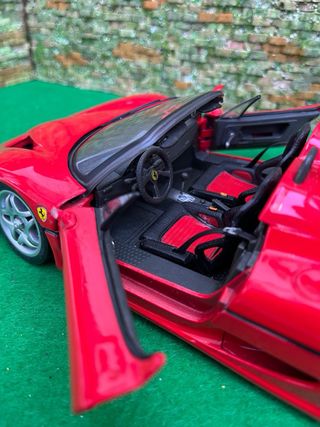 Ferrari F50 (1995) – Escala 1:18 – Bburago