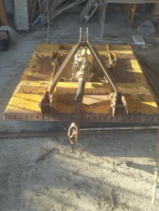 Desbrozadora de cadena 1.80 largo por 1.60 ancho