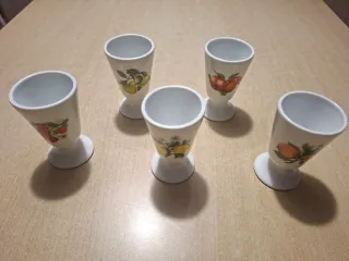 5 tazas de porcelana Limoges con frutas