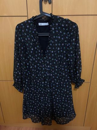 Vestido Zara flores negro talla S