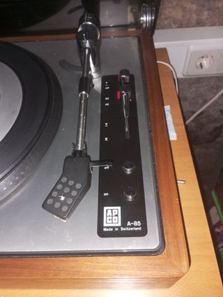 Tocadiscos APCO A 85 Made Switzerland