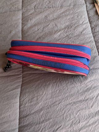 Estuches varios colores Negro de nike