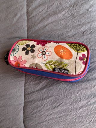 Estuches varios colores Negro de nike