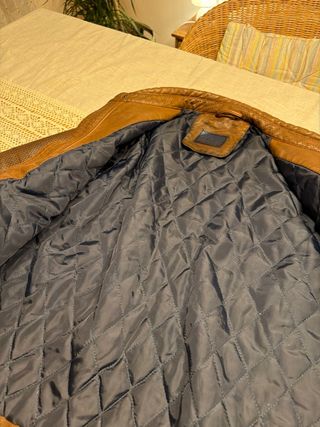 Cazadora efecto piel Massimo Dutti