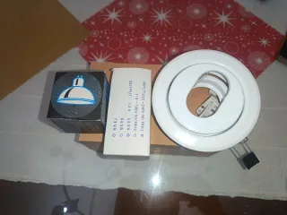 Se venden foco empotrable a estrenar