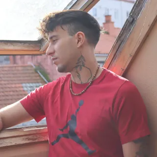 Camiseta roja hombre marca Jordan