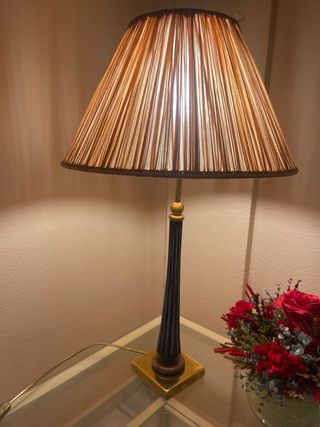 Lámpara de mesa tela y metal