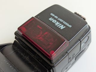 Flash Nikon SB-600 con difusor y cable Nikon SC-17