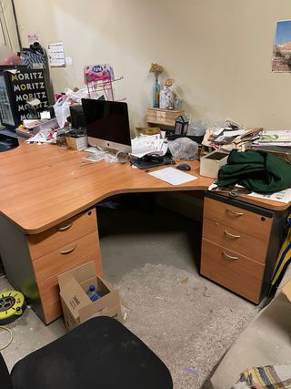 Mobiliario de oficina completo