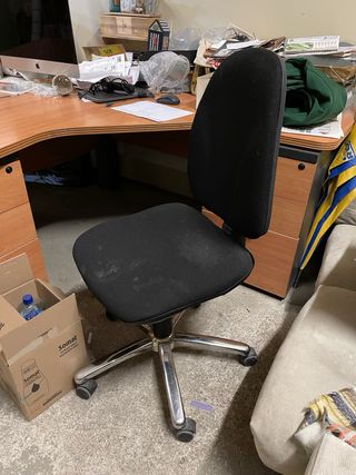 Mobiliario de oficina completo