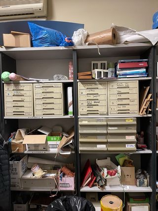 Mobiliario de oficina completo