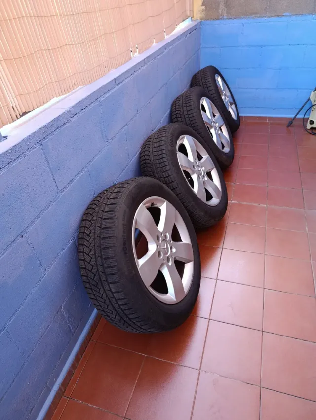 MERCEDES 17" Viano/Vito 4 llantas + Neumáticos.