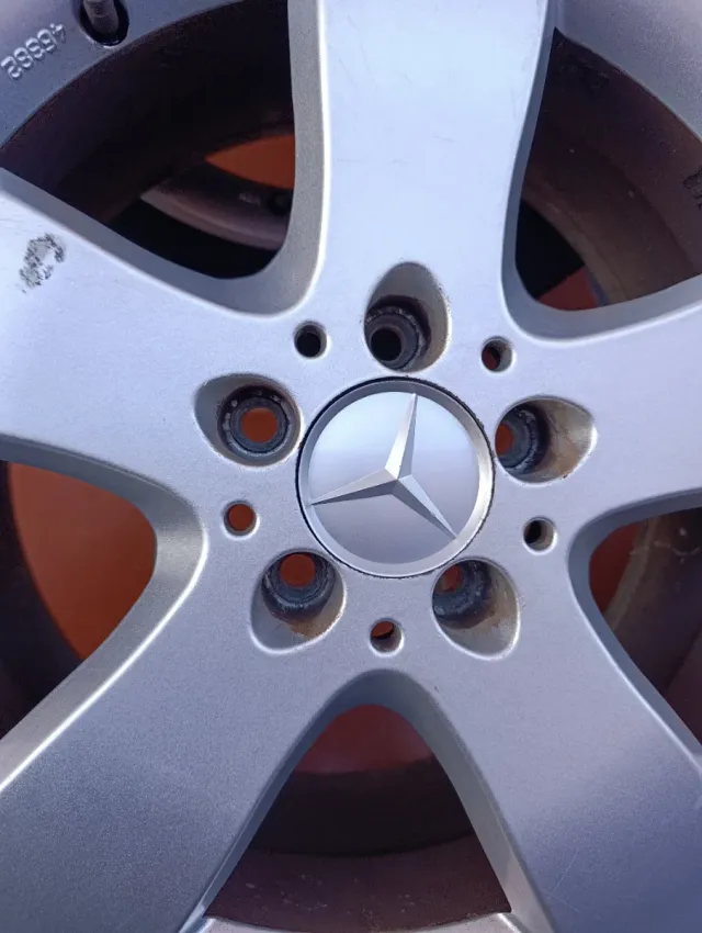 MERCEDES 17" Viano/Vito 4 llantas + Neumáticos.