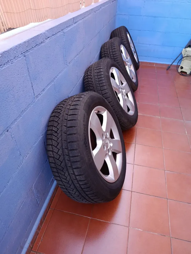 MERCEDES 17" Viano/Vito 4 llantas + Neumáticos.