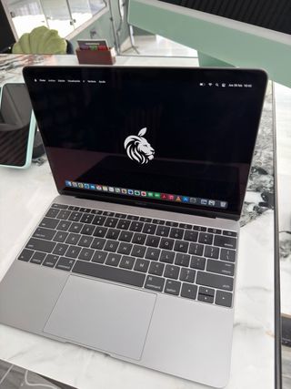 MacBook Apple