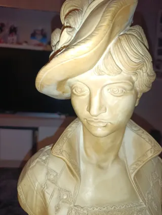 Busto de mujer con sombrero 53 cnt