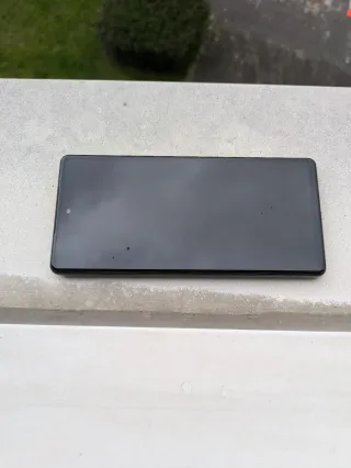 Google Pixel 6a gris