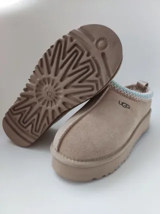 Zuecos UGG Beige
