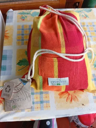 Hamaca de tela multicolor