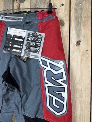 PANTALON T-XL DE ENDURO GARIBALDI ROJO