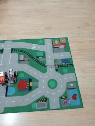 Alfombra infantil de coches