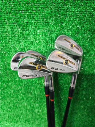 Palos de Golf Hierros Wilson Staff