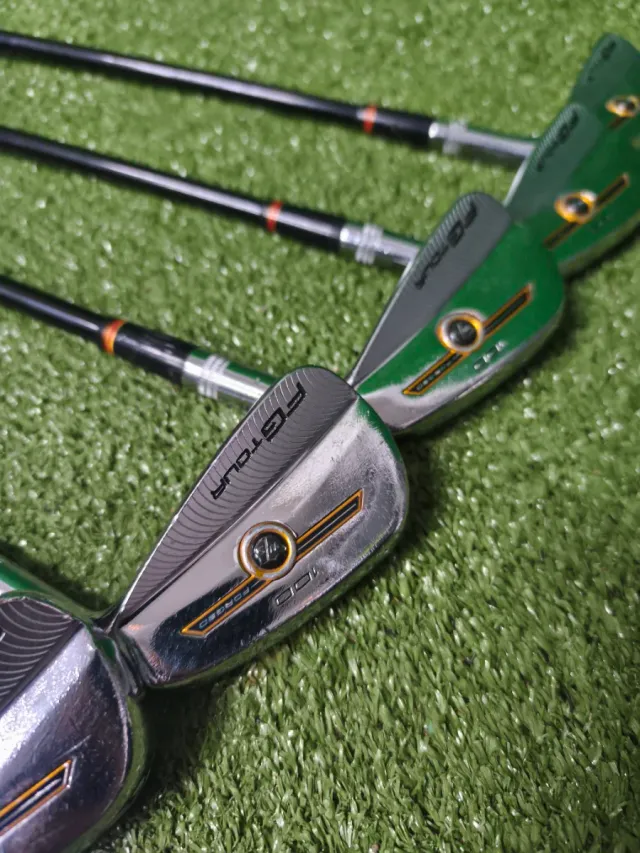 Palos de Golf Hierros Wilson Staff