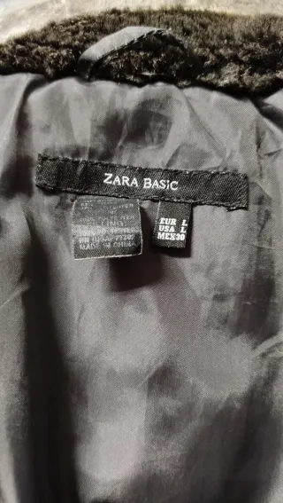 Chaqueta Zara Talla M con cuello de pelo