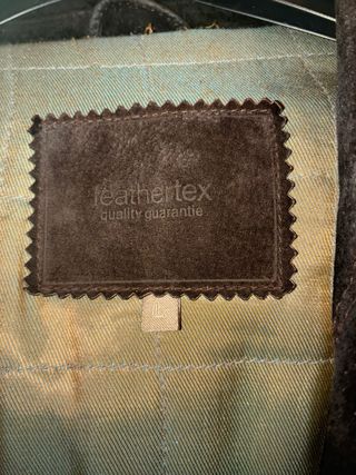 Chaqueta de piel marrón