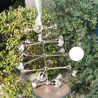 Lámpara colgante plateada y blanca