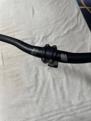 Manillar y potencia bicicleta negro