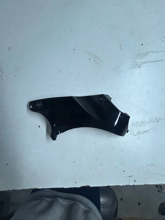 Embellecedor Izq Hyosung GV250 Aquila