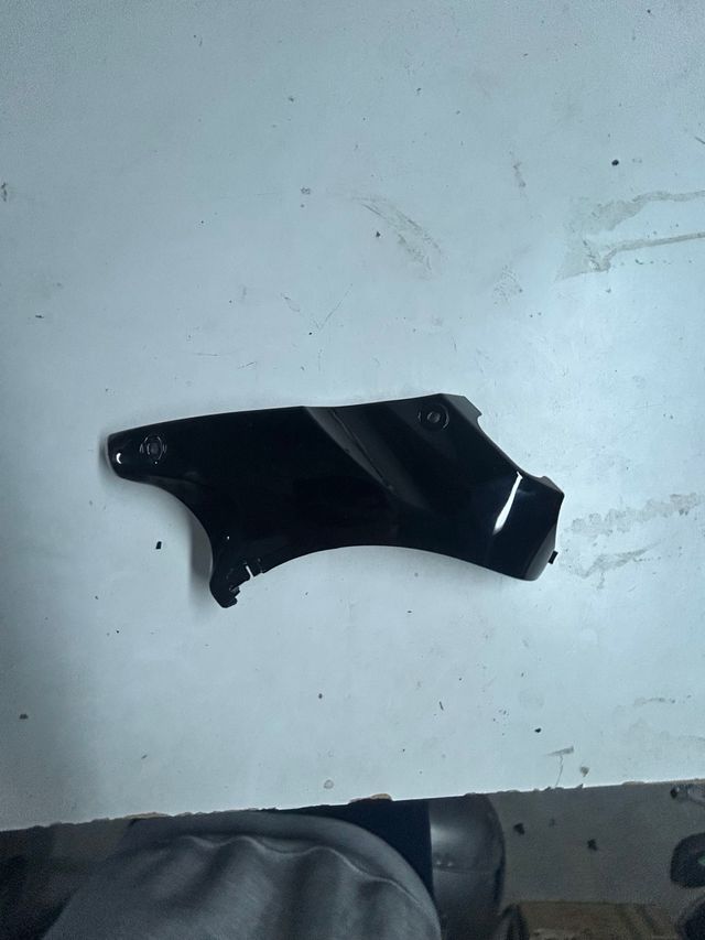 Embellecedor Izq Hyosung GV250 Aquila