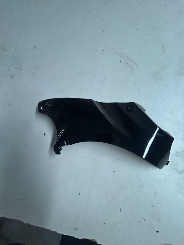 Embellecedor Izq Hyosung GV250 Aquila