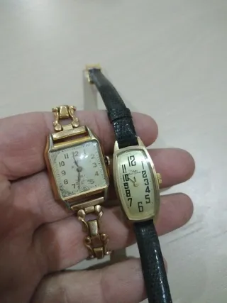 2 Orologi da Donna a Cordoncino