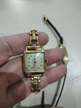 2 Orologi da Donna a Cordoncino