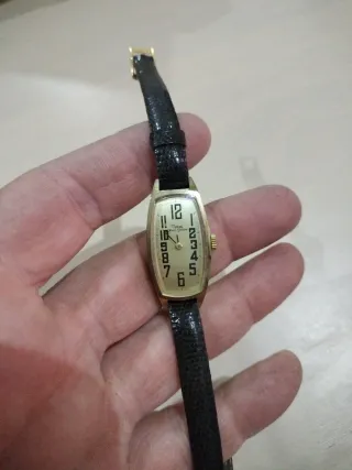 2 Orologi da Donna a Cordoncino