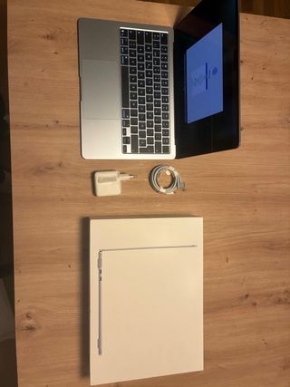 MacBook Air 13,6 M4 16GB RAM 256GB in Garanzia