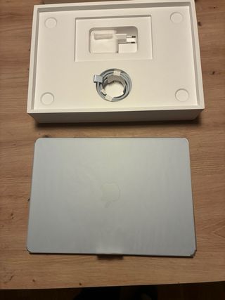 MacBook Air 13,6 M4 16GB RAM 256GB in Garanzia