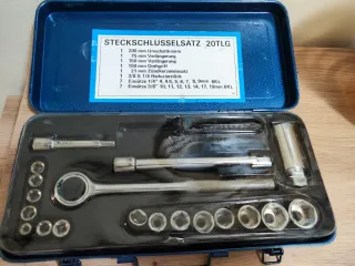 2 Caja de herramientas azul y amarillo