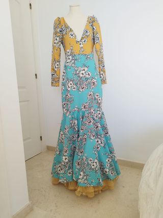Vestido flamenco floral azul y amarillo