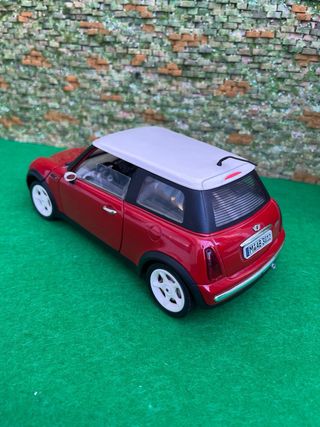 New Mini – Escala 1:18 – Solido
