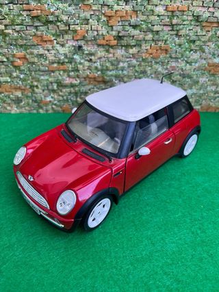 New Mini – Escala 1:18 – Solido