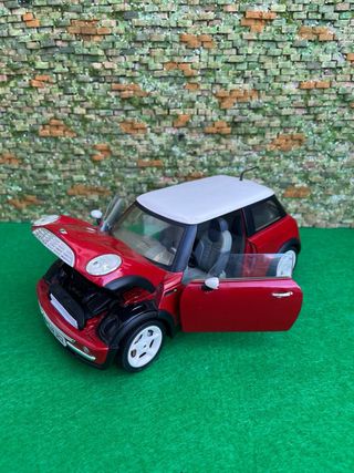 New Mini – Escala 1:18 – Solido
