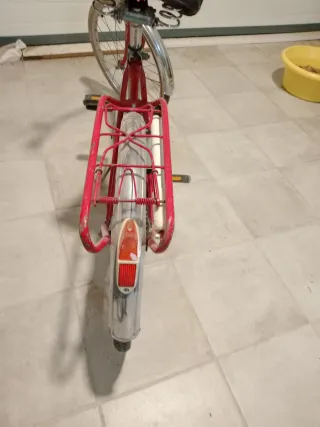 Bicicleta BH plegable roja años 70
