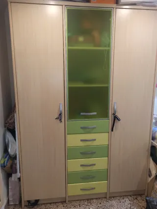 Cama juvenil con cajones y armario